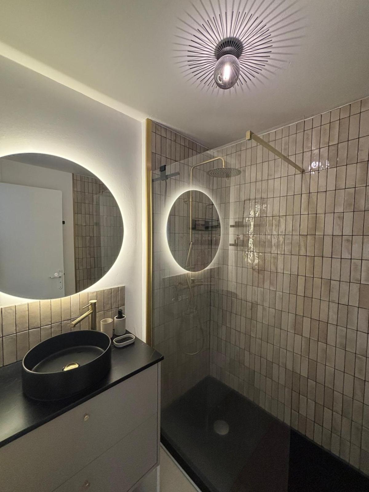 Lumineux Avec Parking, Centre Appartement